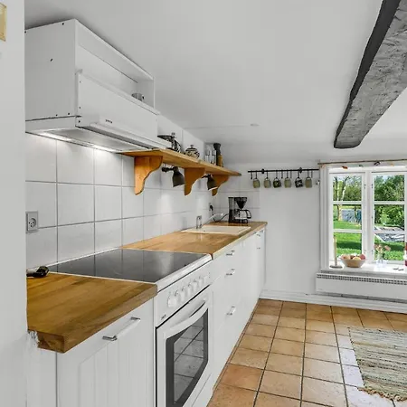 2 Bedroom Stunning In Holiday home Hojer